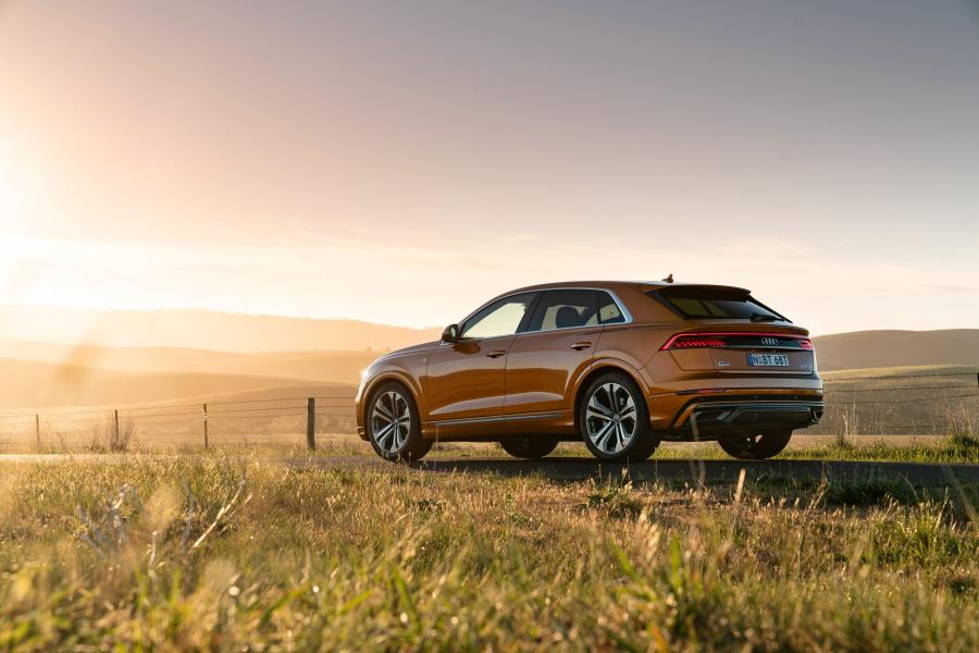  Audi Q8 55 TFSI Quattro S-Line 2018 года  (AU) (фото 30 из 40)